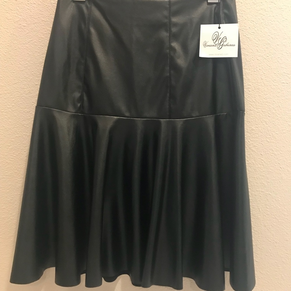 Black pattern leather skirts by Vivian Gabeiea’s